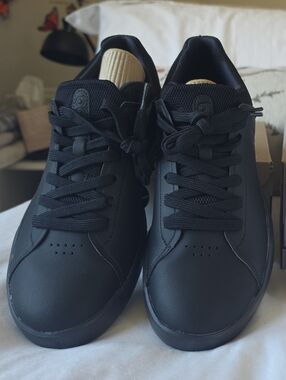 NEW On Cloud Roger Women's All Black